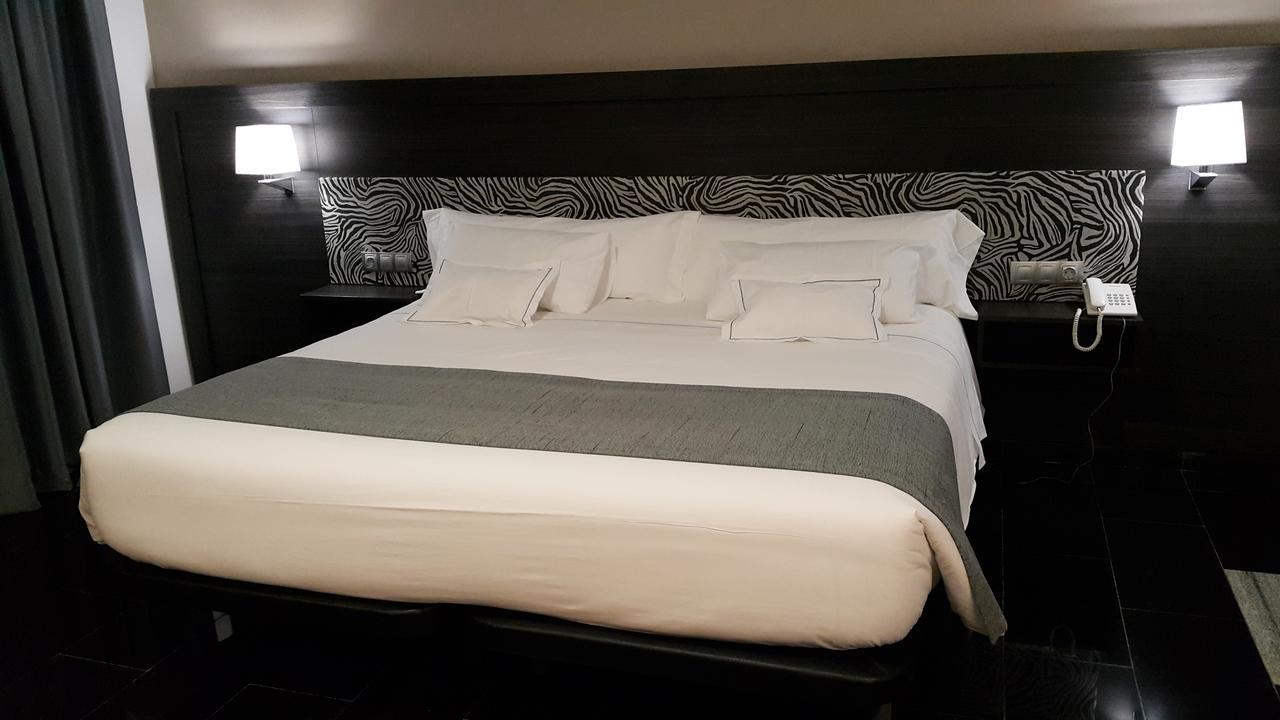 Hotel Tasiast ヌアディブ エクステリア 写真