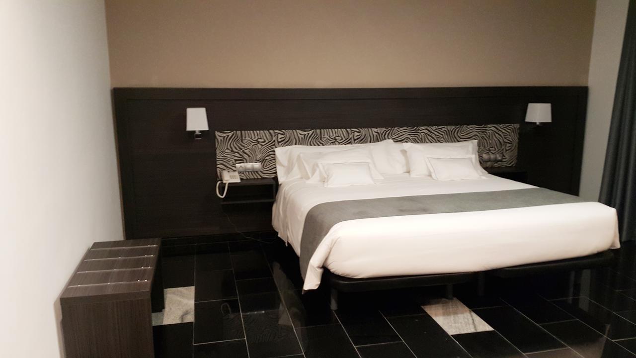 Hotel Tasiast ヌアディブ エクステリア 写真