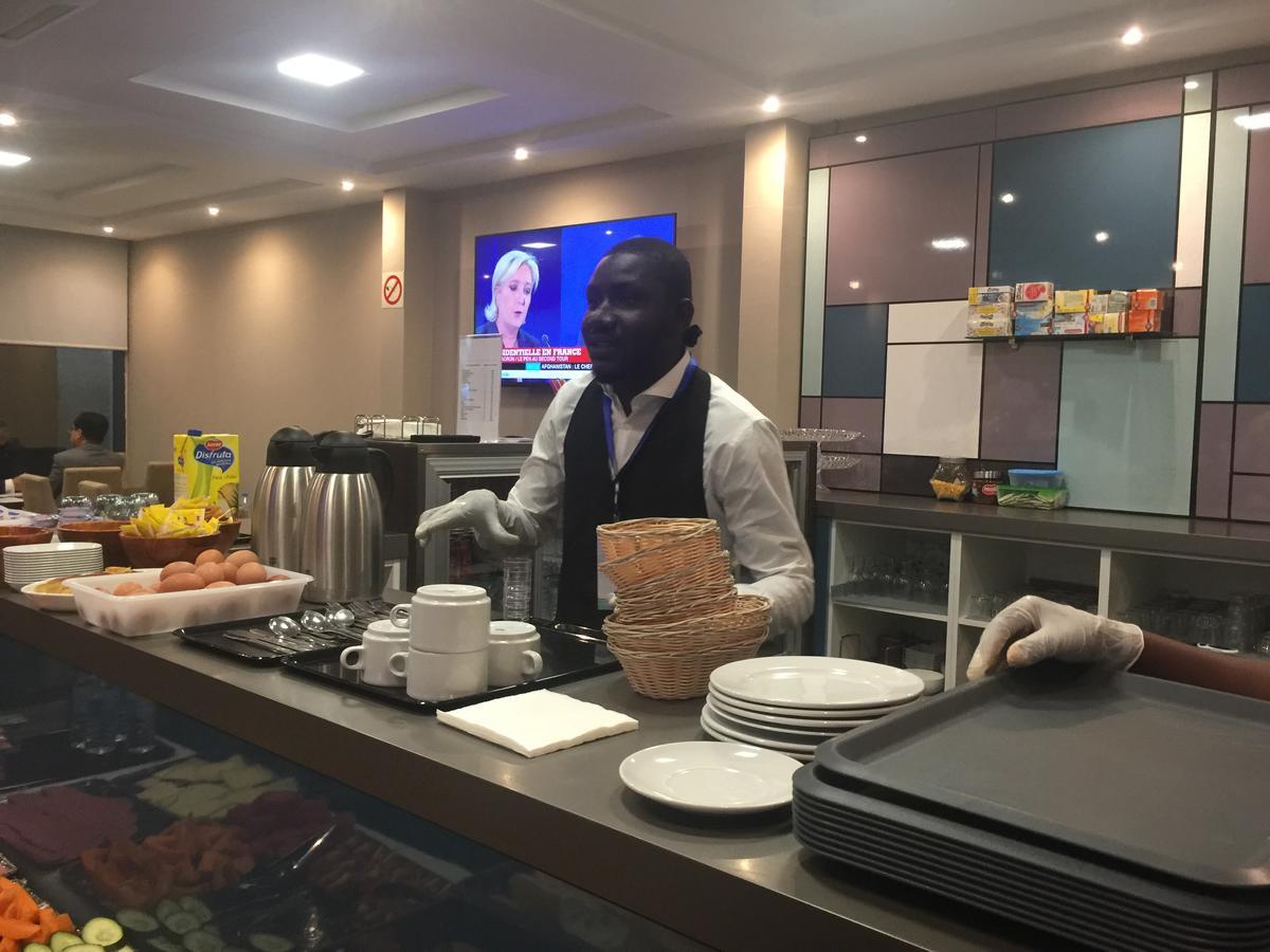 Hotel Tasiast ヌアディブ エクステリア 写真